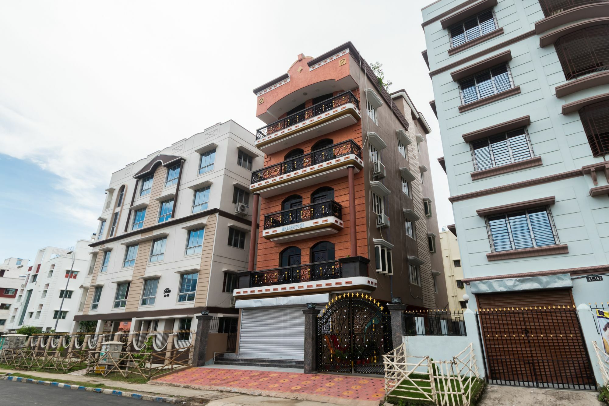 Oyo 9718 Indrakshi Newtown Apartment Kolkata Exterior photo