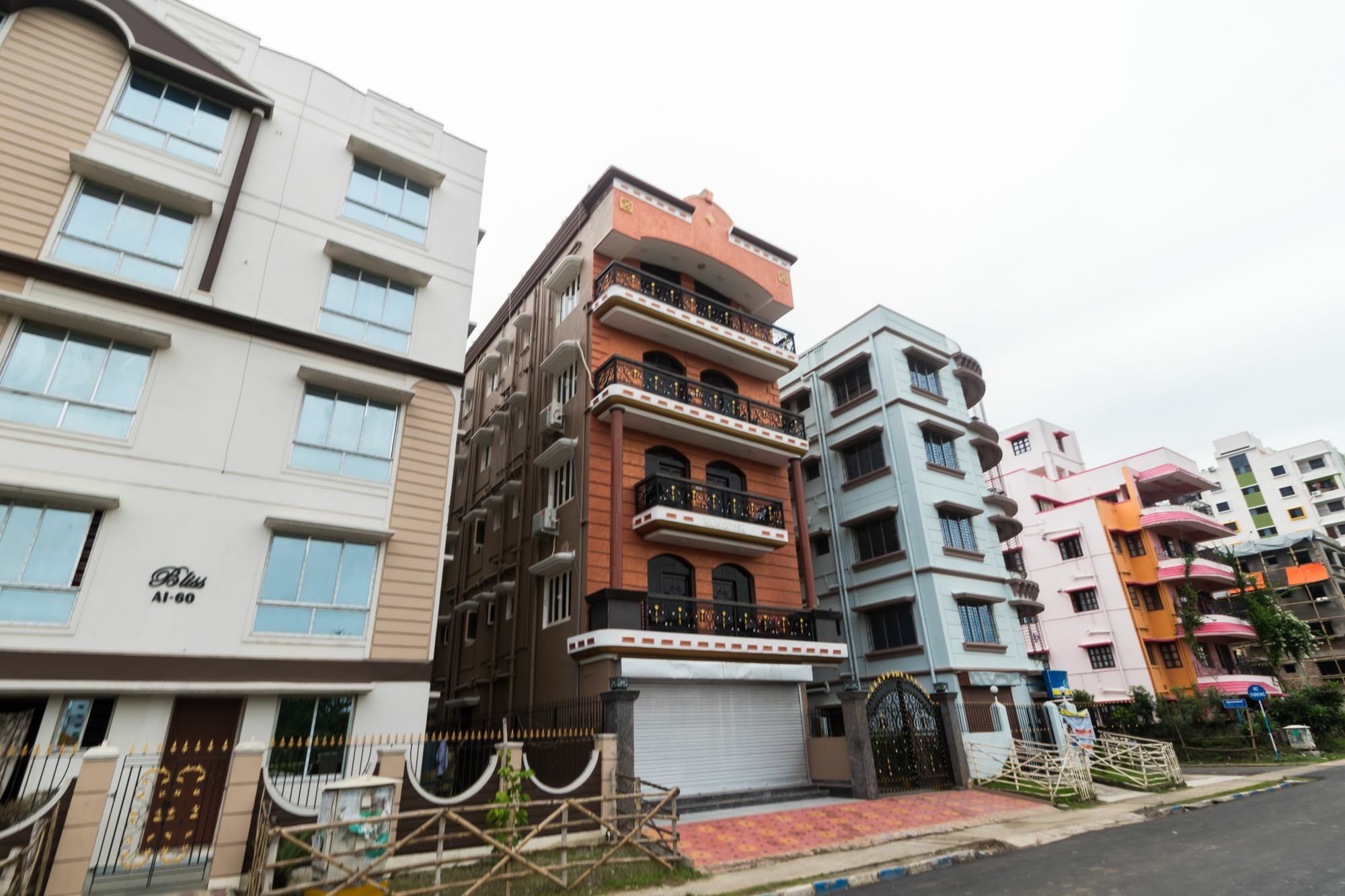 Oyo 9718 Indrakshi Newtown Apartment Kolkata Exterior photo